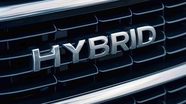 Les différences entre hybride et hybride rechargeable